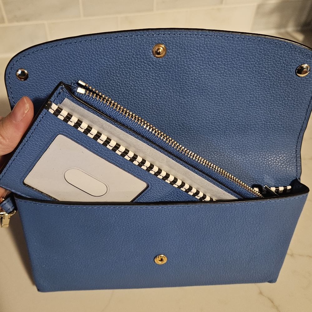 NWT HENRI BENDEL WALLET WITH STRAP - Picture 9 of 10